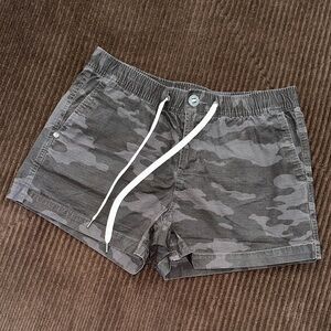 Vuori Dark Gray Camo Ripstom Short Medium Ladies